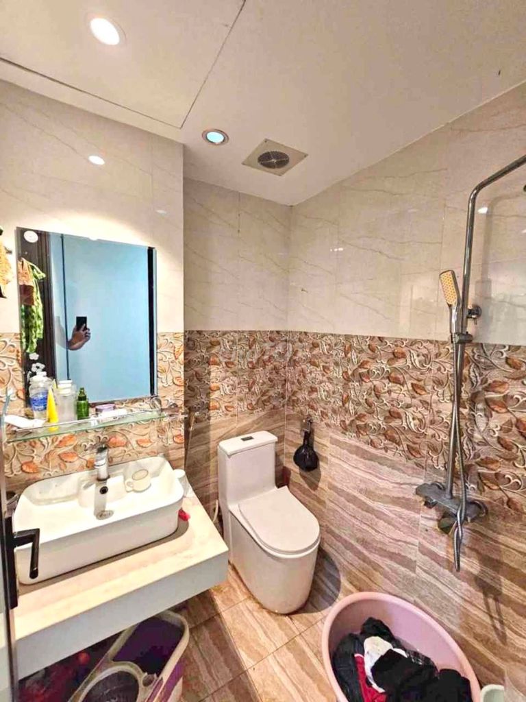 Bán nhà Ngô Gia Tự, Việt Hưng, nở hậu, ô tô tránh