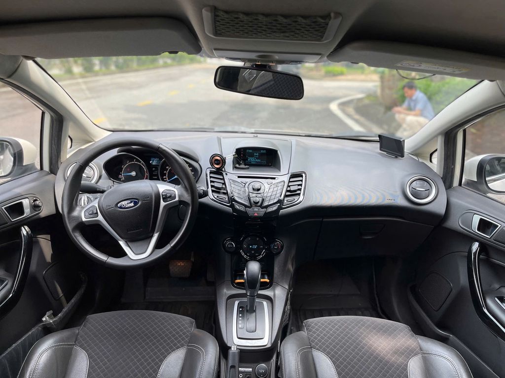 Ford Fiesta Sport 2016. Mua bán Ô tô tại Quận Long Biên Hà Nội được đăng bởi Long Biên Cars hình 19