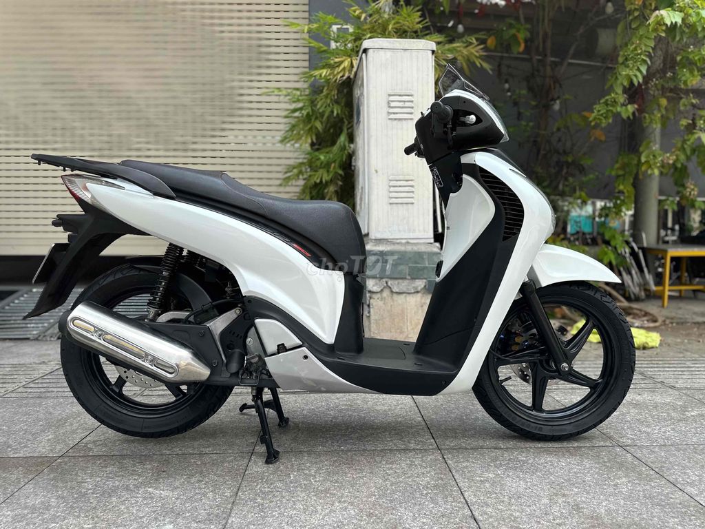 sh 150i nhập Ý sm105 đk 2011 bstp ngây chủ xe zin. Mua bán Xe máy tại Quận Tân Phú Tp Hồ Chí Minh được đăng bởi VÕ MINH HẬU hình 2