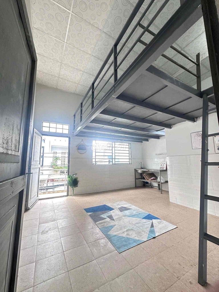 CHO THUÊ PHÒNG TRỌ CÓ GÁC BAN CÔNG RỘNG 35m2 GIÁ RẺ GẦN ĐH Thuỷ Lợi