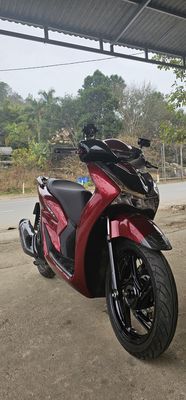 SH ABS đỏ đen đăng kí 6/2024 siêu lướt. Mua bán Xe máy tại Huyện Na Rì Bắc Kạn được đăng bởi Lý Triệu Dân
