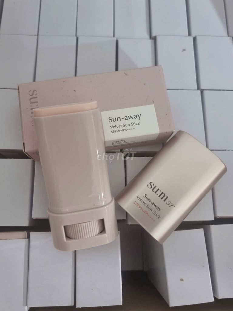 Kem chống nắng SU:M37 Sun-Away Velvet Sun Stick. Mua bán Phụ kiện thời trang khác tại Quận 7 Tp Hồ Chí Minh được đăng bởi KHO SỈ MỸ PHẨM HÀN CHÍNH HÃNG hình 1