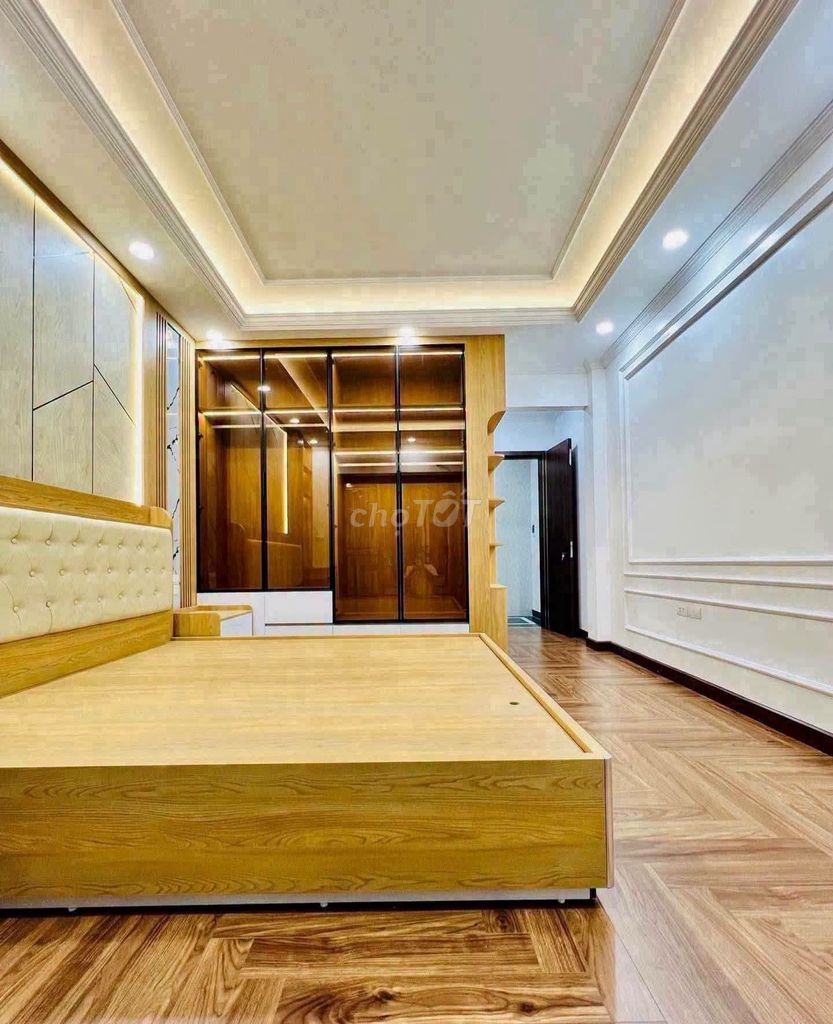 Продается дом площадью 36 м², Нгуен Ван Трой, Тхань Суан, лифт, автомобиль