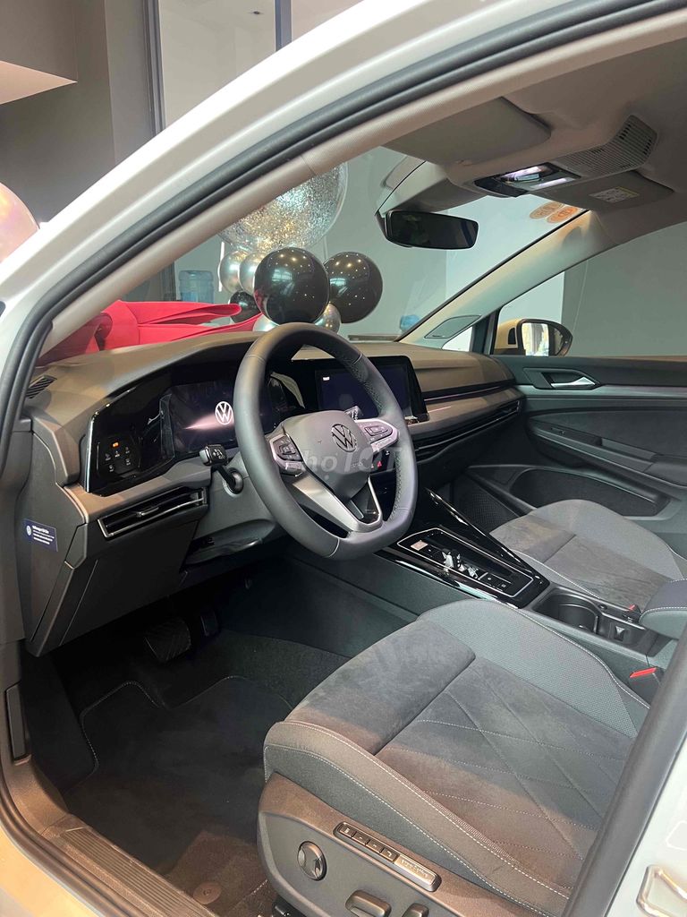 Volkswagen Golf 2025. Mua bán Ô tô tại Quận 5 Tp Hồ Chí Minh được đăng bởi Nguyễn Bá Anh hình 3