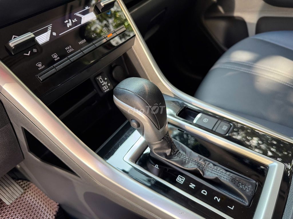 Mitsubishi Xpander Cross 2022 màu cam. Mua bán Ô tô tại Quận Long Biên Hà Nội được đăng bởi PHÚC LÂM  AUTO hình 12