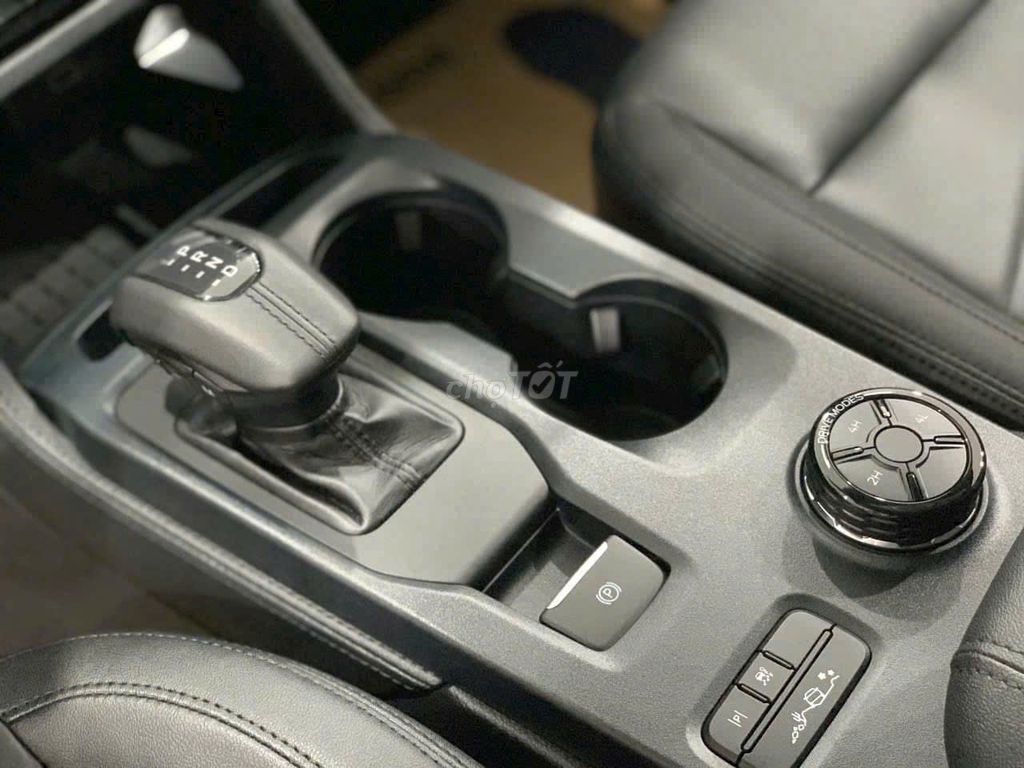 Ford Everest Titanium Bi-Turbo белый 10 км