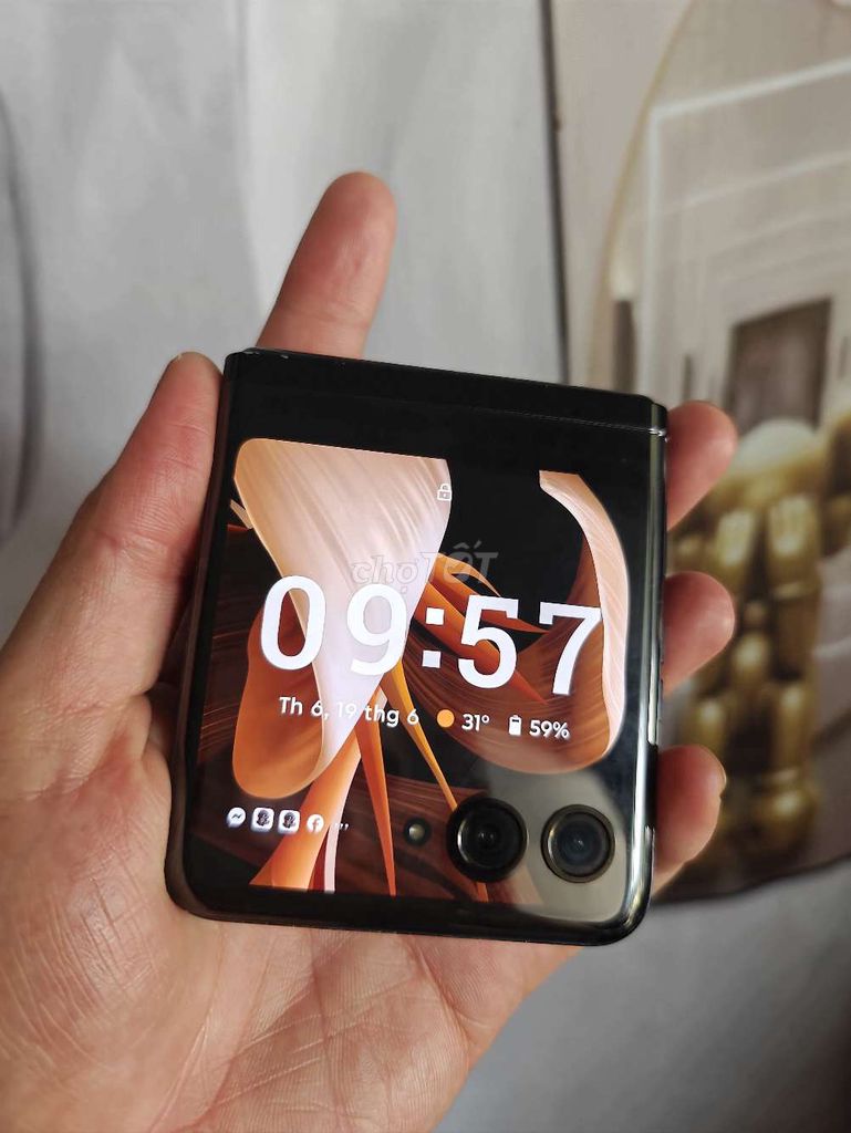 Motorola Razr 40 Ultra 256GB Giao lưu . Mua bán Điện thoại tại Thành phố Thủ Đức Tp Hồ Chí Minh được đăng bởi HD MEDIA HCM hình 1