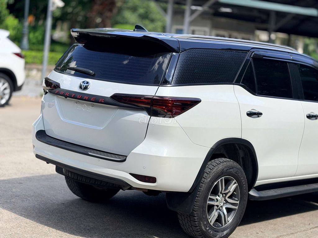 Toyota Fortuner 2022 2.4L 4x2 AT Белый