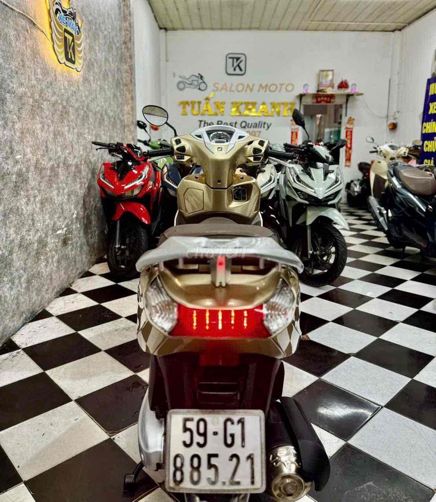 Lead 2015 9chủ BSTP, xe đẹp máy zin có góp. Mua bán Xe máy tại Quận 8 Tp Hồ Chí Minh được đăng bởi Nguyễn Tấn Hùng hình 2