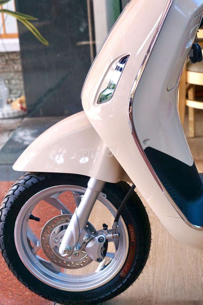 Chốt Yadea Orla P nhận quà tặng giáng sinh. Mua bán Xe điện tại Quận Ninh Kiều Cần Thơ được đăng bởi Xe Điện Yadea Trần Phú CT hình 2