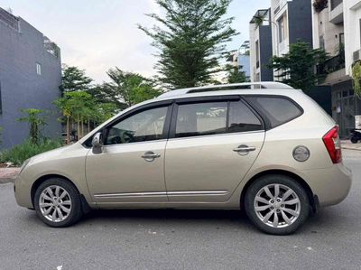 Kia Carens 7 chỗ màu Vàng cát