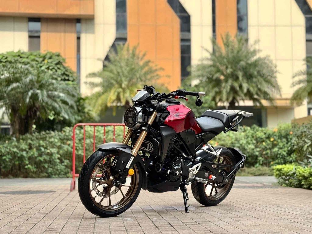 Honda CB 300R 2021 Đỏ 13.000km. Mua bán Xe máy tại Quận Cầu Giấy Hà Nội được đăng bởi Tuấn Việt Motor hình 1