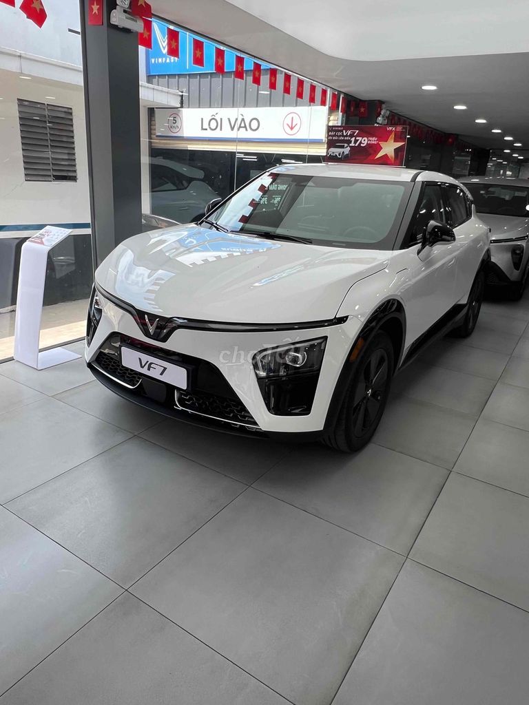 VinFast VF 7 Eco , Trả Trước 100tr nhận xe !!!