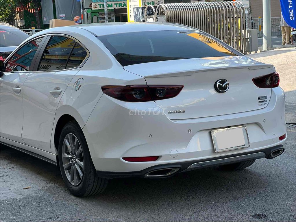 Mazda 3 2023 Luxury Trắng 27.000 km. Mua bán Ô tô tại Quận Tân Phú Tp Hồ Chí Minh được đăng bởi Nguyễn Tân Xe Lướt  hình 3