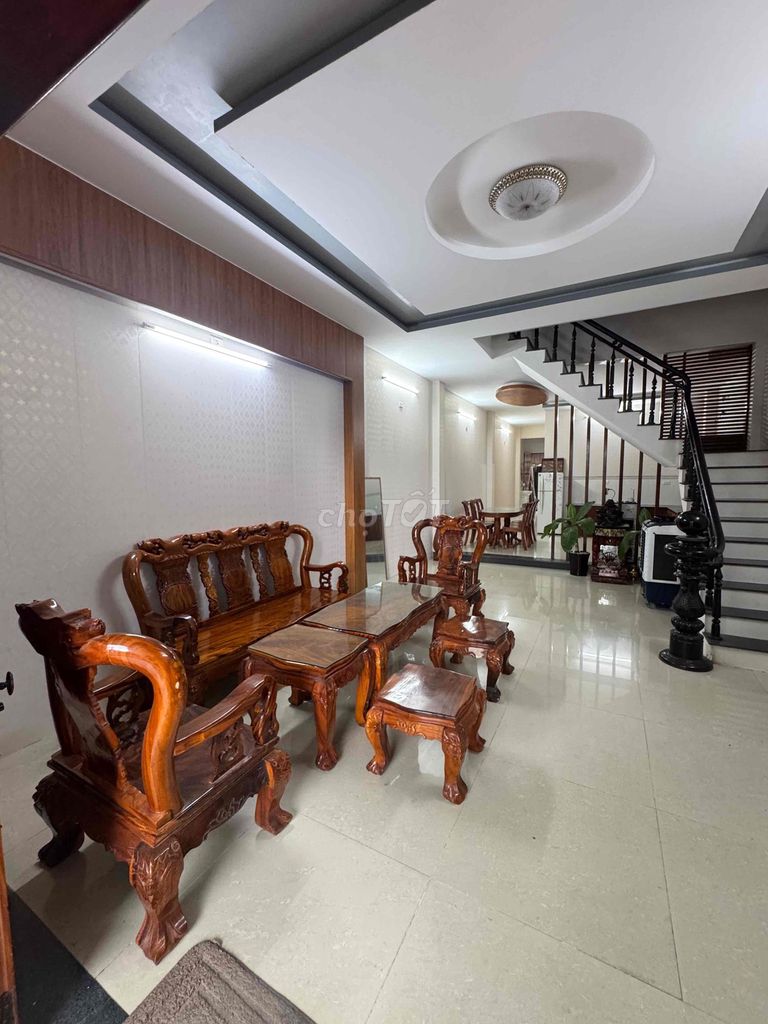 Аренда · 3 комн. · 125 м² · Quận Cẩm Lệ, ул. Đường Đô Đốc Lân
