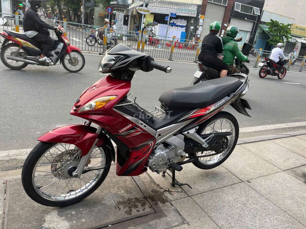 Возбудитель Yamaha 135 2010 красный б/у