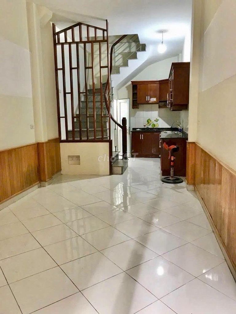 Nhà dân xây mới 34m 5 tầng, 30m ra phố chính, gần hồ Điều hòa