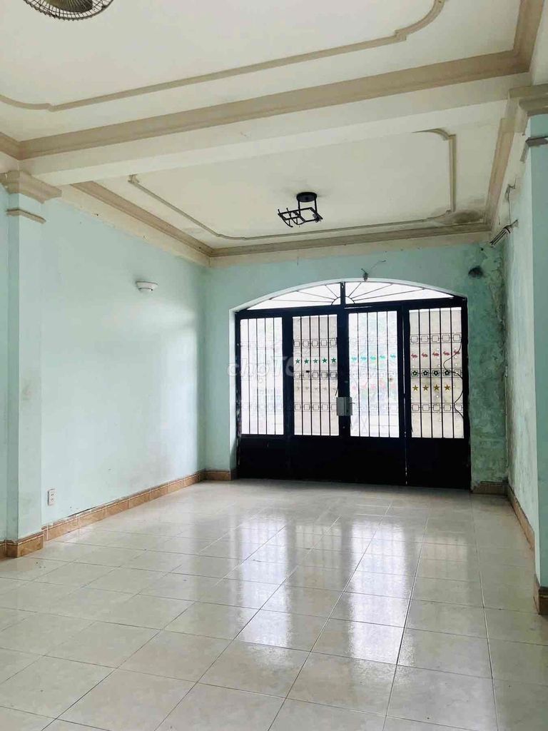Аренда · 4 комн. · 80 м² · Quận 8, ул. Đường Hoàng Kim Giao