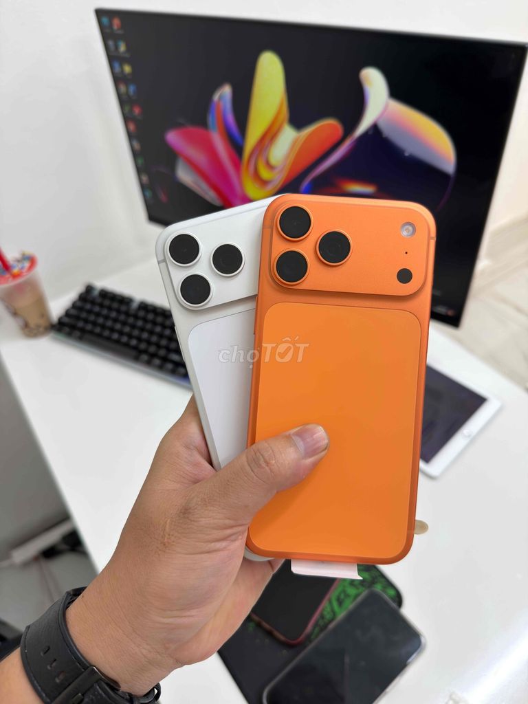 iPhone 17 Pro Max 2 sim Cam Trắng Mới chưa sạc. Mua bán Điện thoại tại Quận Tây Hồ Hà Nội được đăng bởi Duy Anh hình 1