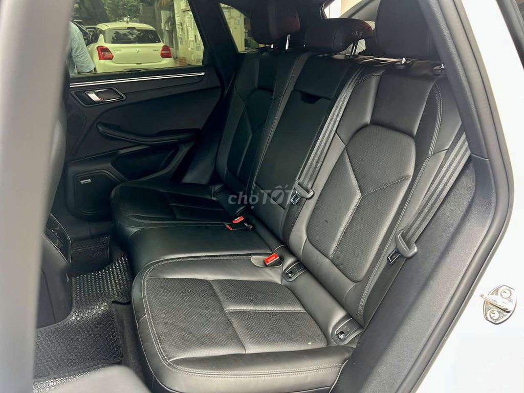 Porches Macan sx2019, options 900 tr, odo 1,8v km. Mua bán Ô tô tại Quận Long Biên Hà Nội được đăng bởi Long Biên Cars hình 11