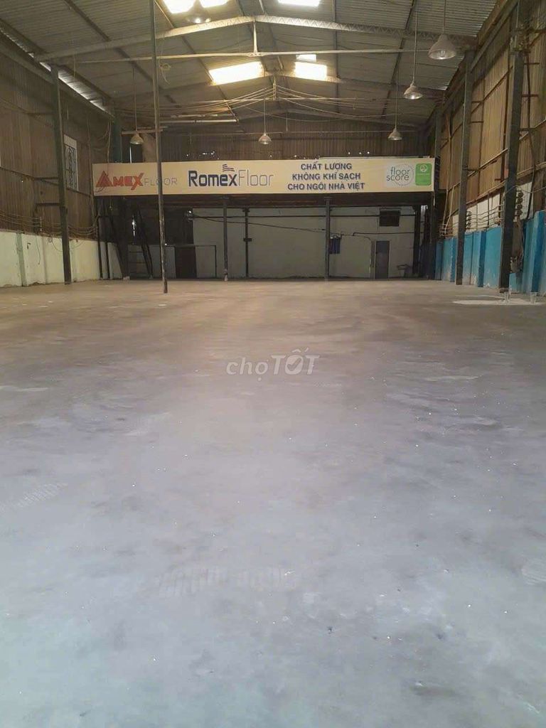 Kho xưởng 200m2. Đường vườn là. P an phú đông.Q12