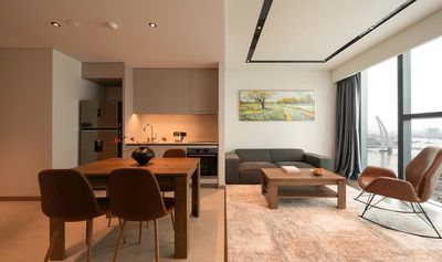 Cho thuê CC Grand Marriott 75tr, 72m2, 1PN+1, full NT, View sông,Q1 !