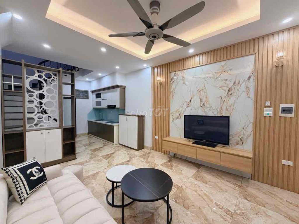 Cực hiếm, Tây Sơn, ô tô đỗ cổng, 30m ra phố, full NT, ở ngay, 32mx5T