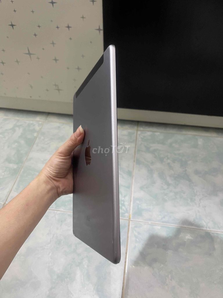 iPad Air 2 64G. Mua bán Máy tính bảng tại Quận 10 Tp Hồ Chí Minh được đăng bởi Thanh Hằng hình 1
