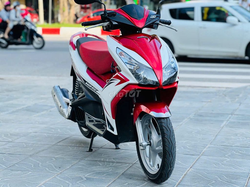 Honda Air Blade 125fi Красно-белая оригинальная