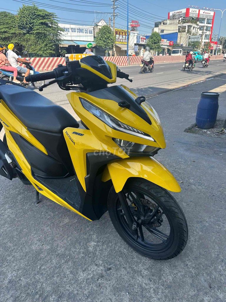 Honda Vario 150 2019 màu Vàng. Mua bán Xe máy tại Thành phố Thuận An Bình Dương được đăng bởi Xe Máy Cũ Bình Dương hình 1