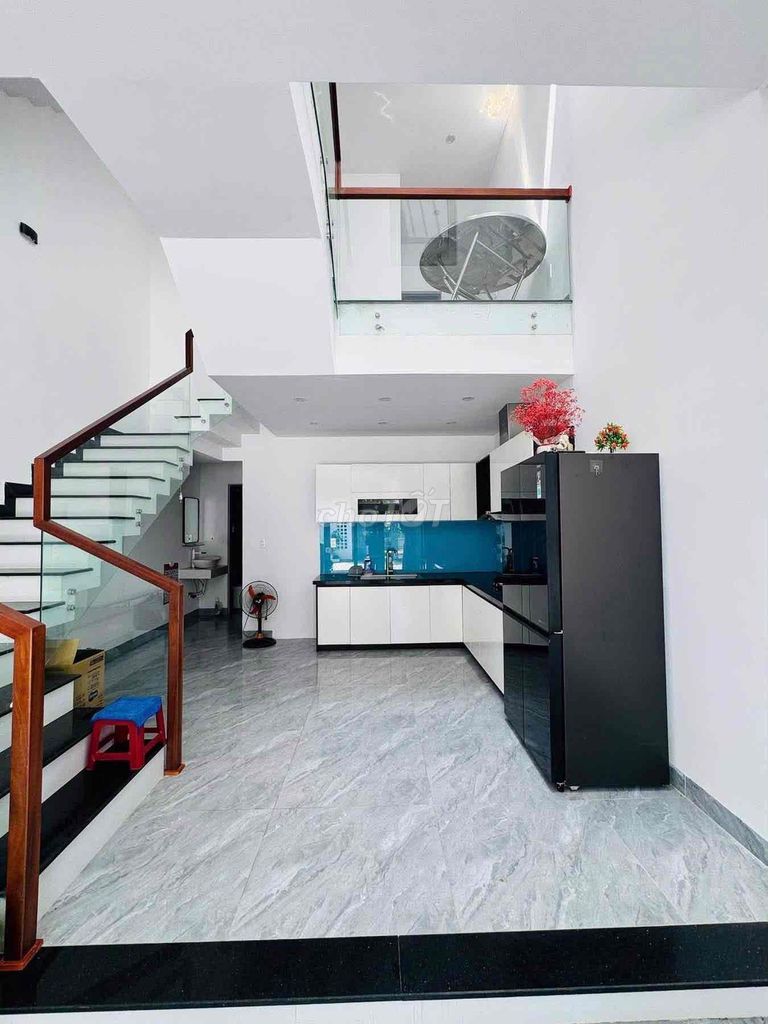 Furnished 3-storey house with car yard in Nam Hòa Xuân — photo 4