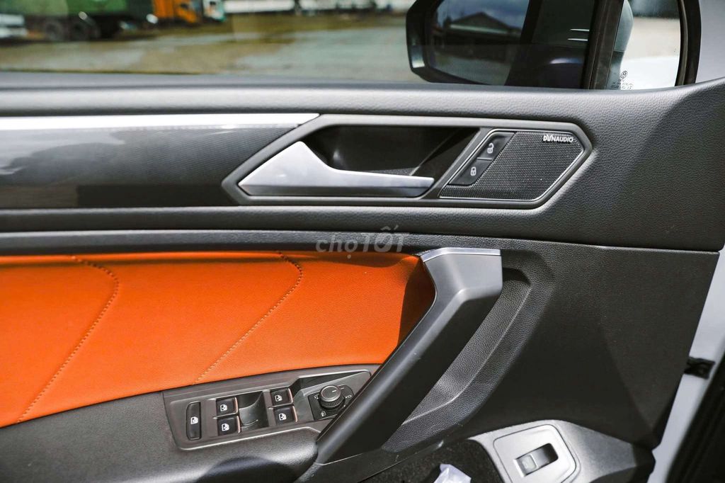 VOLKSWAGEN TIGUAN LUXURY S 2023 ODO 29000km. Mua bán Ô tô tại Quận Gò Vấp Tp Hồ Chí Minh được đăng bởi TUYỀN KUPPY XE LƯỚT LUXURY  hình 6