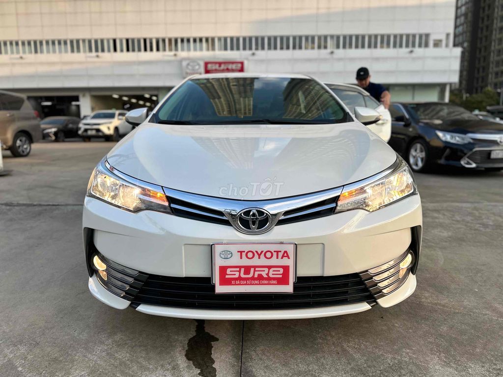 Toyota corolla altis 1.8G 2018 trắng GIẢM GIÁ TẾT