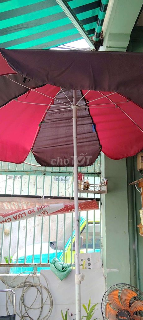Dù che nắng 3m Đỏ Nâu Mới. Mua bán Nội thất, đồ gia dụng khác tại Quận Gò Vấp Tp Hồ Chí Minh được đăng bởi Anh Tú hình 1