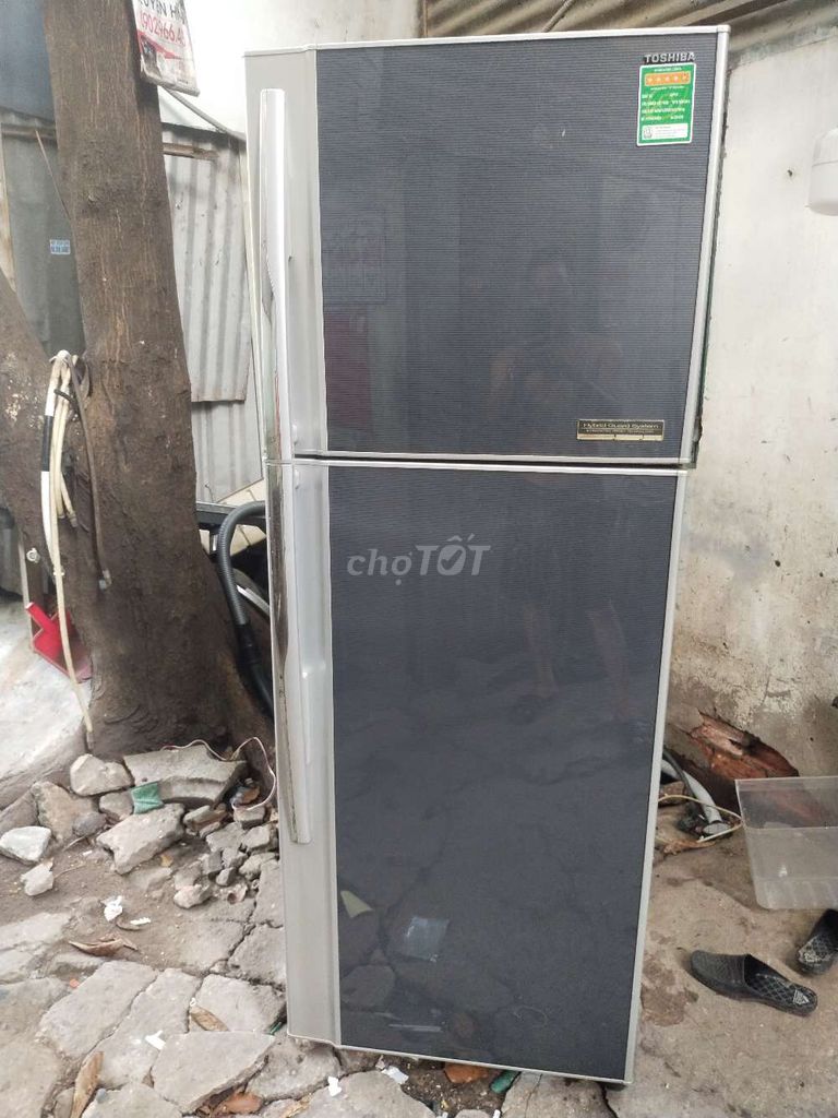 Tủ lạnh Toshiba 410 l chạy rất tốt chưa sửa chữa