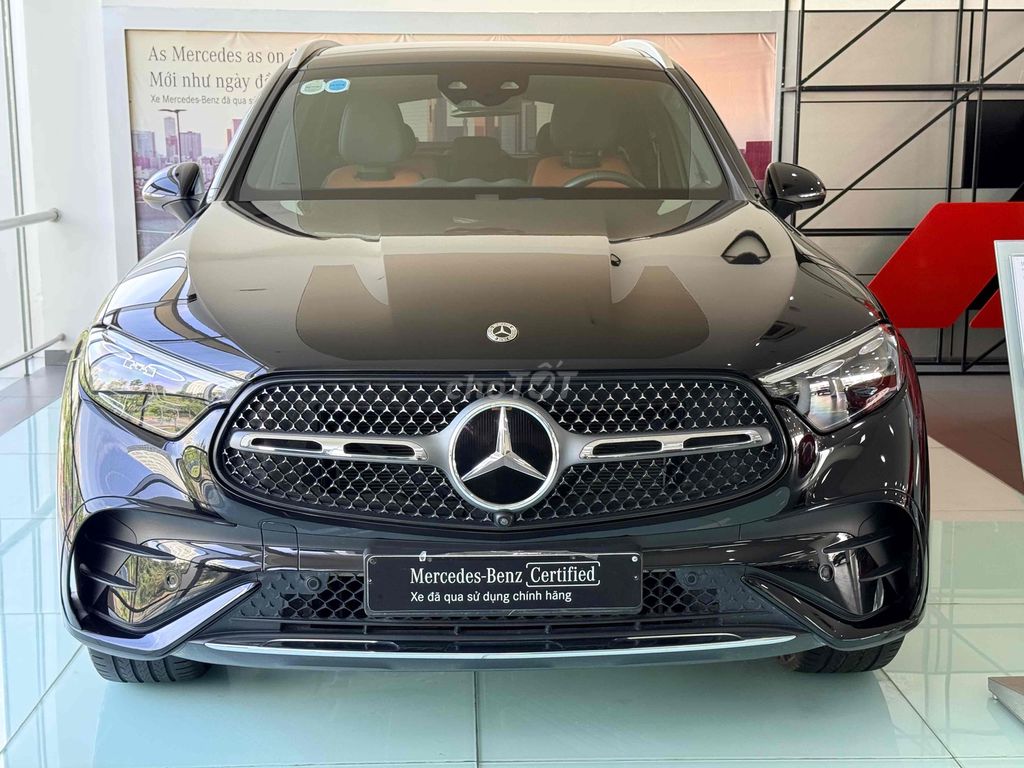 Mercedes-Benz GLC300 AMG 2023 V1 5380 km Đen. Mua bán Ô tô tại Quận 7 Tp Hồ Chí Minh được đăng bởi Hoàng Used Car hình 1