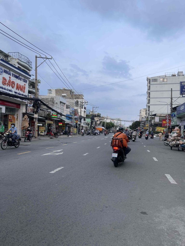 NGUYÊN CĂN MẶT TIỀN ĐƯỜNG NGUYỄN THỊ THẬP, Q7, VỊ TRÍ ĐẮC ĐỊA.