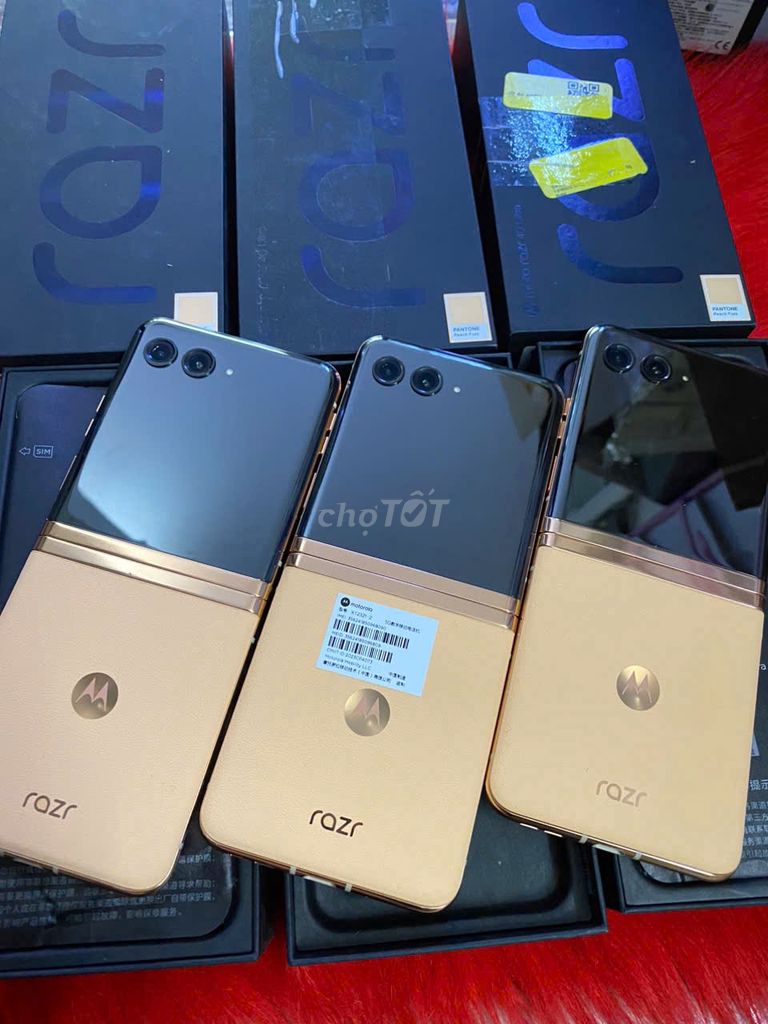 Motorola Razr 40 Ultra 512GB Vàng Like New. Mua bán Điện thoại tại Quận Tân Bình Tp Hồ Chí Minh được đăng bởi LUCKY PHONE VN hình 1