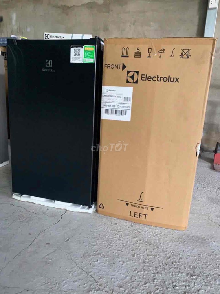 Tủ lạnh Electrolux 94 Lít EUM0930BD-VN