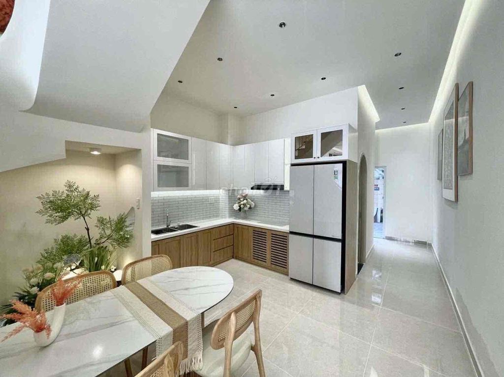🏡 ПРОДАЕТСЯ ДОМ С 2 ФАСАДАМИ АВТОМОБИЛЬНОЙ АЛЛЕИ — VIP-ЗОНА, СТР. 10, ТАН БИНЬ 📍 Местонахождение: Дао