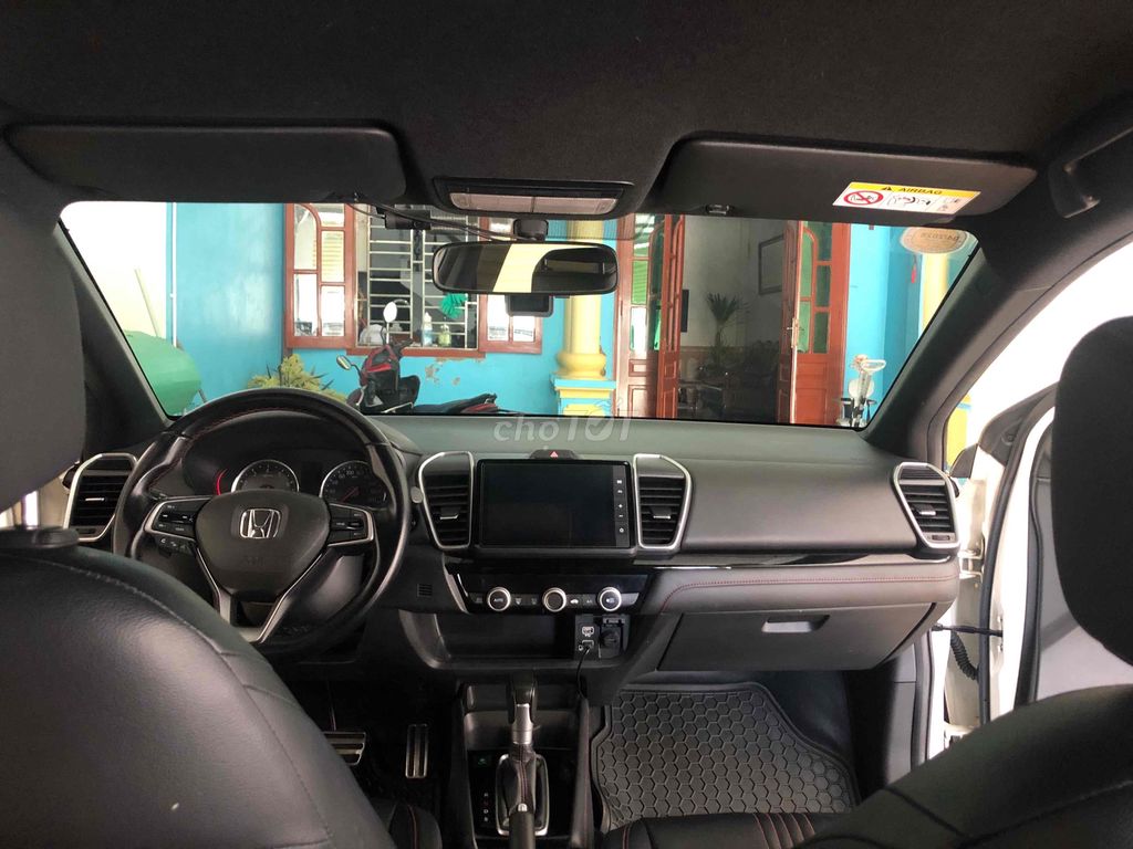 Honda City RS Trắng 5 chỗ