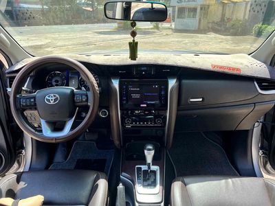 Toyota Fortuner 2019 máy xăng đi 58.996 km bao tên