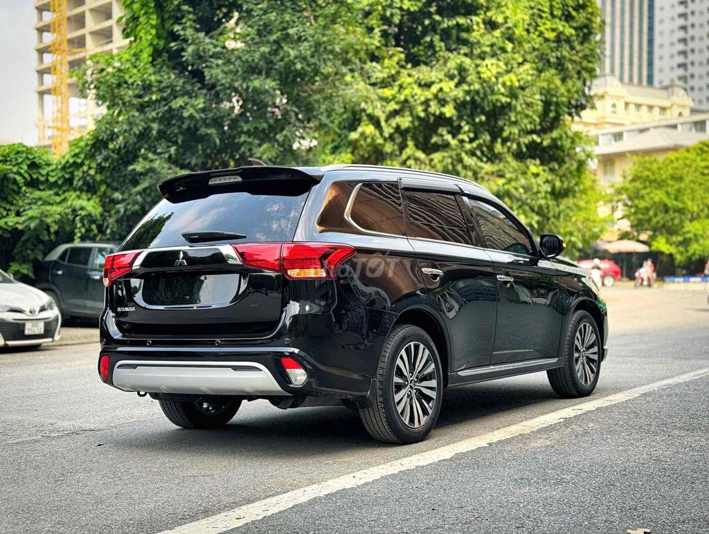 Mitsubishi Outlander 2022 2.0 CVT - 50000 km. Mua bán Ô tô tại Quận Cầu Giấy Hà Nội được đăng bởi Thái Hoàng Long Auto hình 4