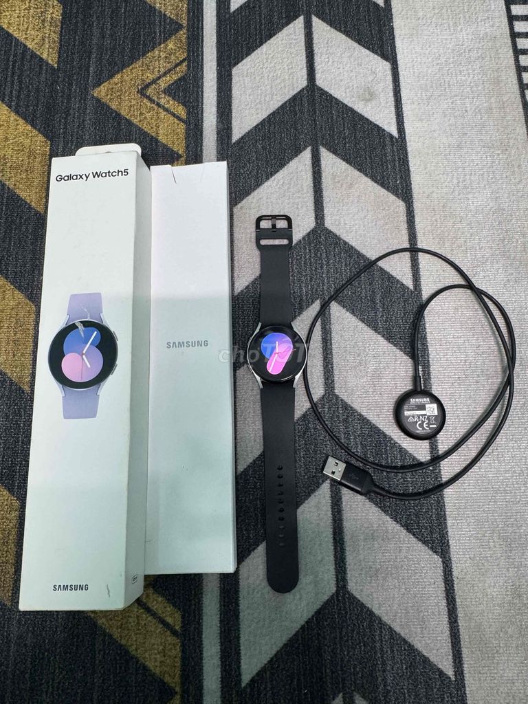 Samsung Galaxy Watch 5 40mm GPS Đã sử dụng. Mua bán Thiết bị đeo thông minh tại Quận 8 Tp Hồ Chí Minh được đăng bởi NTC RACING SHOP hình 1