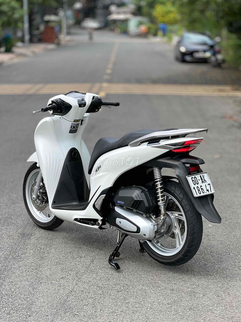 Shvn 125 Trắng Đen 2024 Leng Keng Uỷ Quyền Có Góp🎉. Mua bán Xe máy tại Thành phố Biên Hòa Đồng Nai được đăng bởi Xe Máy Phát Đồng hình 4