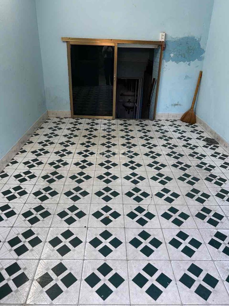 CHO THUÊ NHÀ NGUYÊN CĂN phố Tạ Quang Bửu  30m2 x4T giá 5.5 triệu /1th