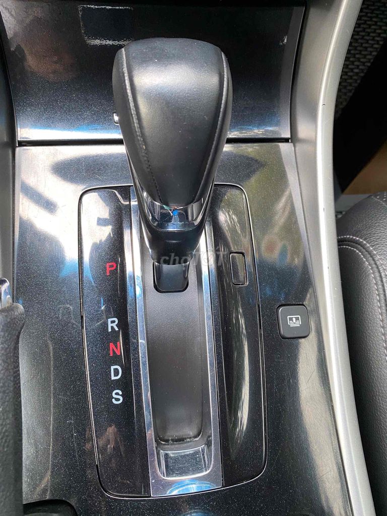 Honda Accord 2018 2.4 AT - còn zin nguyên bản