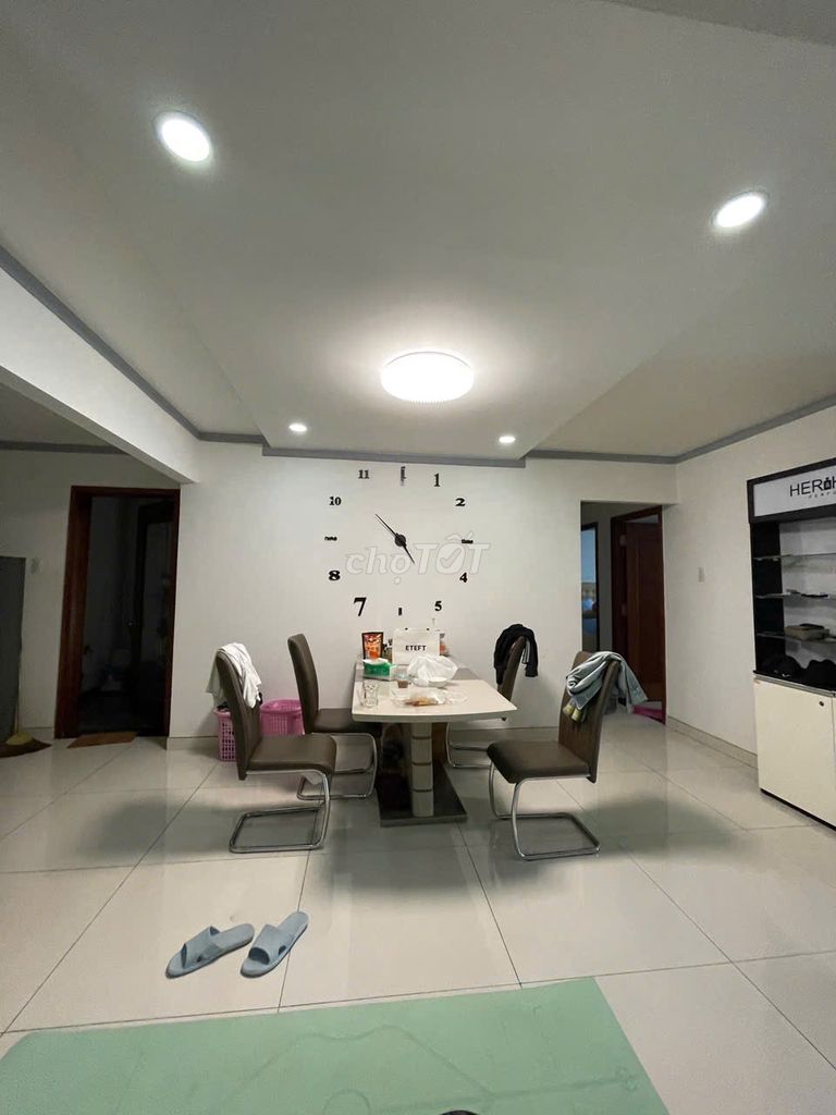 Cho thuê căn hộ Giai Việt,view hô bơi đẹp,115m2, 2pn 2wc,Full nội thất