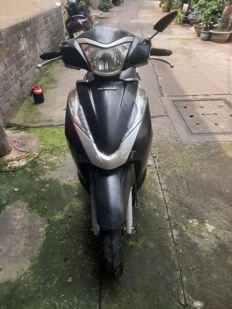 Cần cho e nó theo chủ mới lead 125. Mua bán Xe máy tại Quận Tân Bình Tp Hồ Chí Minh được đăng bởi trần lâm hình 7