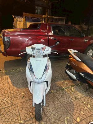 honda lead Fi- màu trắng. Mua bán Xe máy tại Thành phố Buôn Ma Thuột Đắk Lắk được đăng bởi cầm đồ nguyễn phương